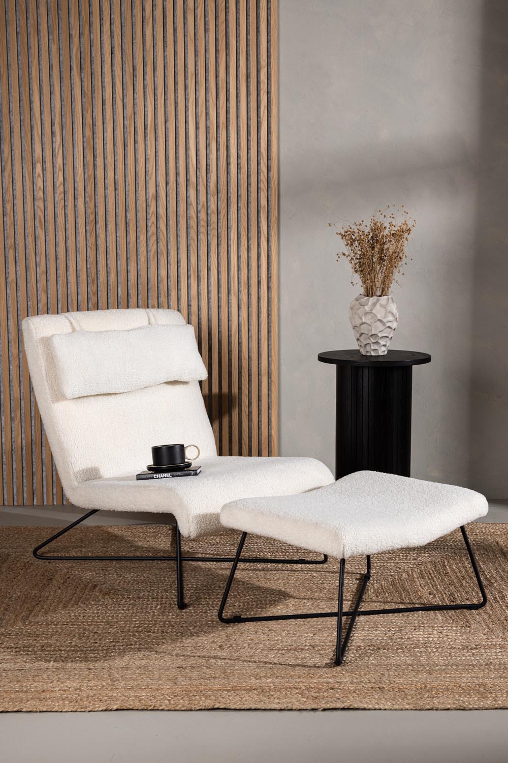 Laconia Sessel in Weiss präsentiert im Onlineshop von KAQTU Design AG. Sessel ist von Venture Home