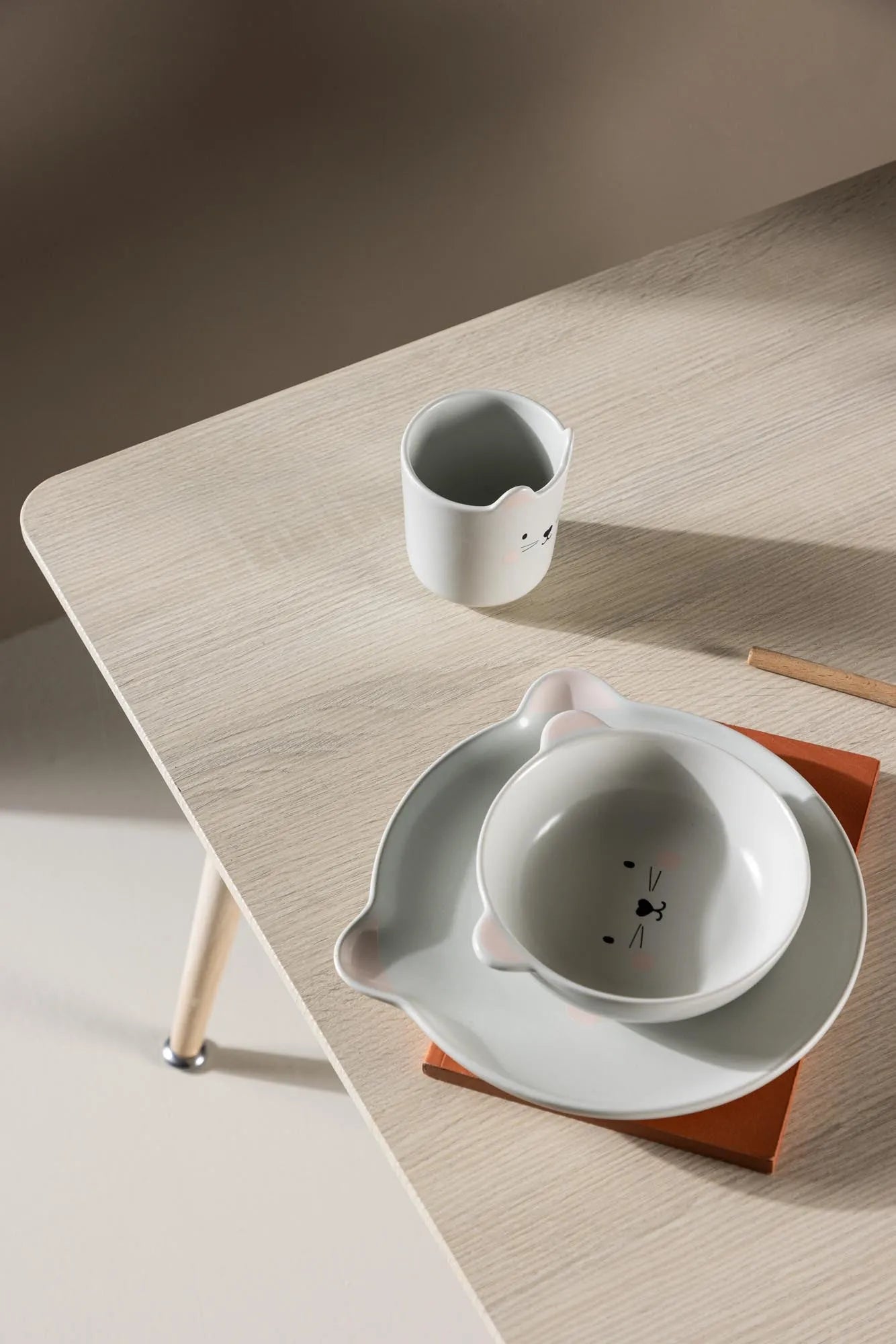 Polar Kindertisch von Venture Home: Perfekt für kreative Abenteuer.