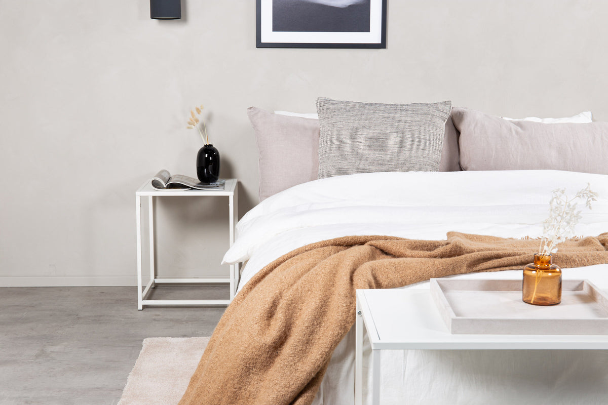 Staal Beistelltisch in Weiss präsentiert im Onlineshop von KAQTU Design AG. Beistelltisch ist von Venture Home