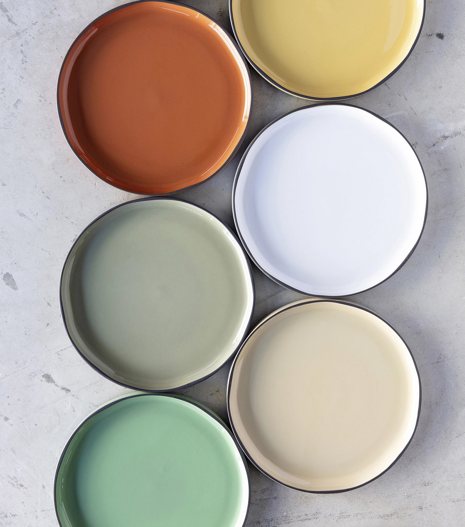 Caractère serving plate, oval, 35.5x21.8x2.5cm, turmeric