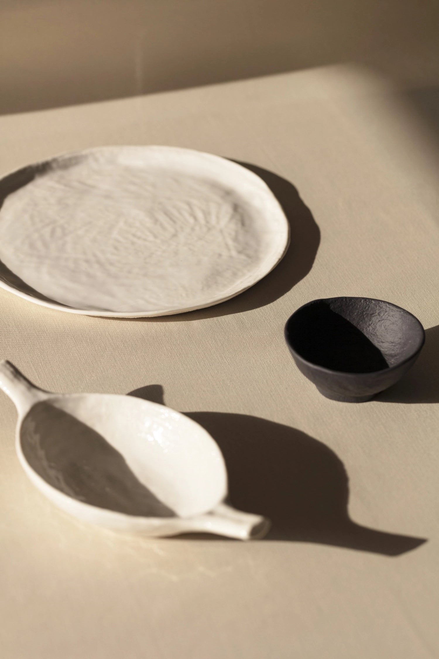 Das YLI Pod-Schälchen von Revol (16 cm, Alabaster Weiss) vereint Eleganz und Funktionalität. Perfekt für Beilagen, Dips und Snacks, spülmaschinenfest und mikrowellengeeignet.