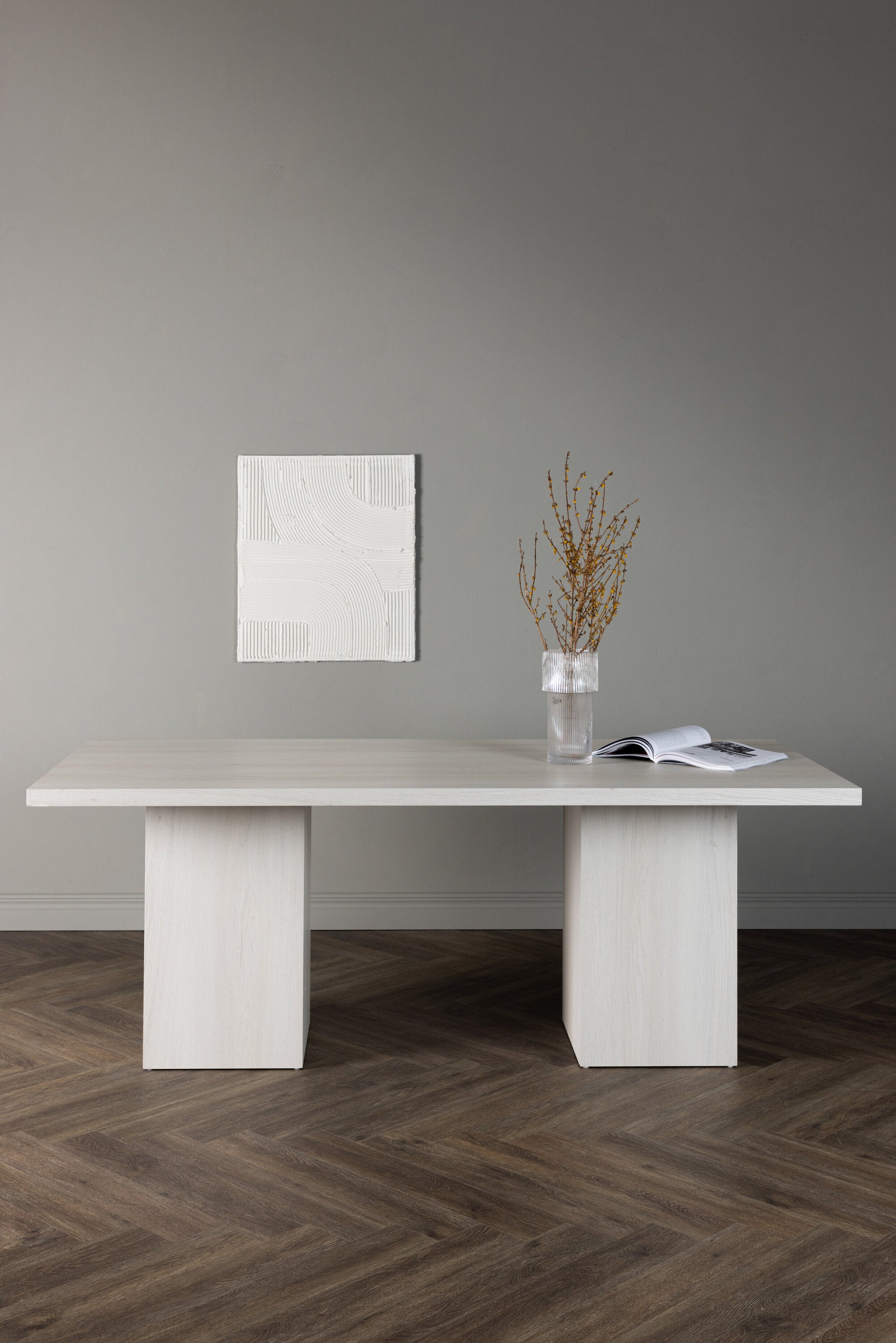 Olga Esstisch in Weiss präsentiert im Onlineshop von KAQTU Design AG. Esstisch ist von Venture Home