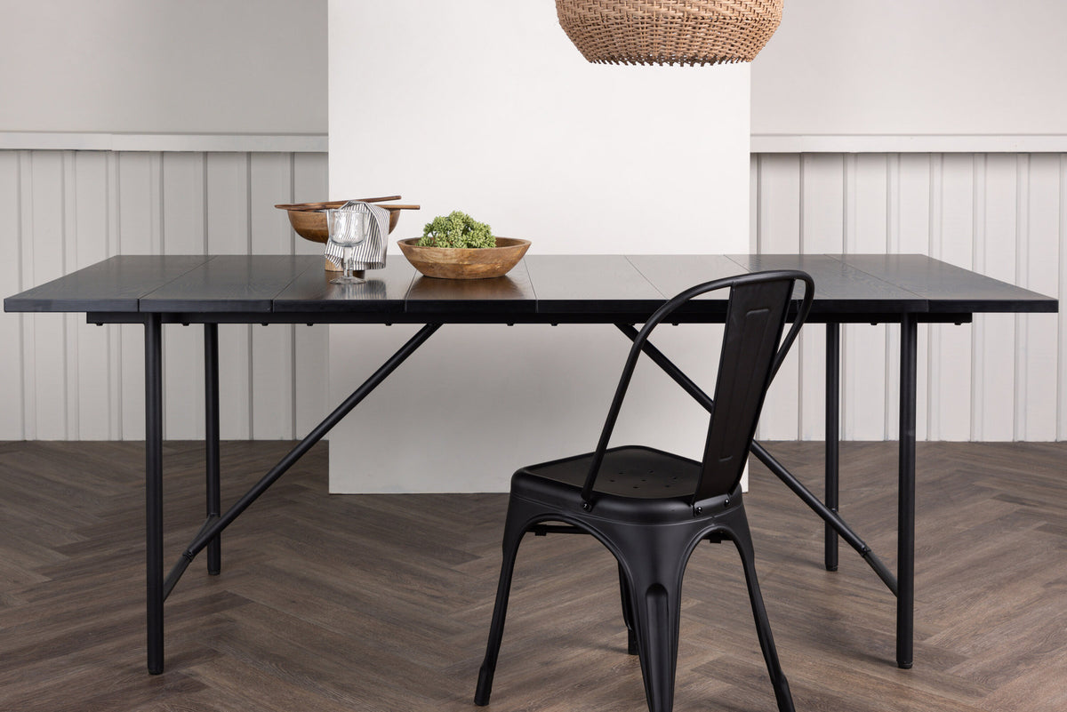 Astrid Tisch in Schwarz präsentiert im Onlineshop von KAQTU Design AG. Esstisch ist von Venture Home