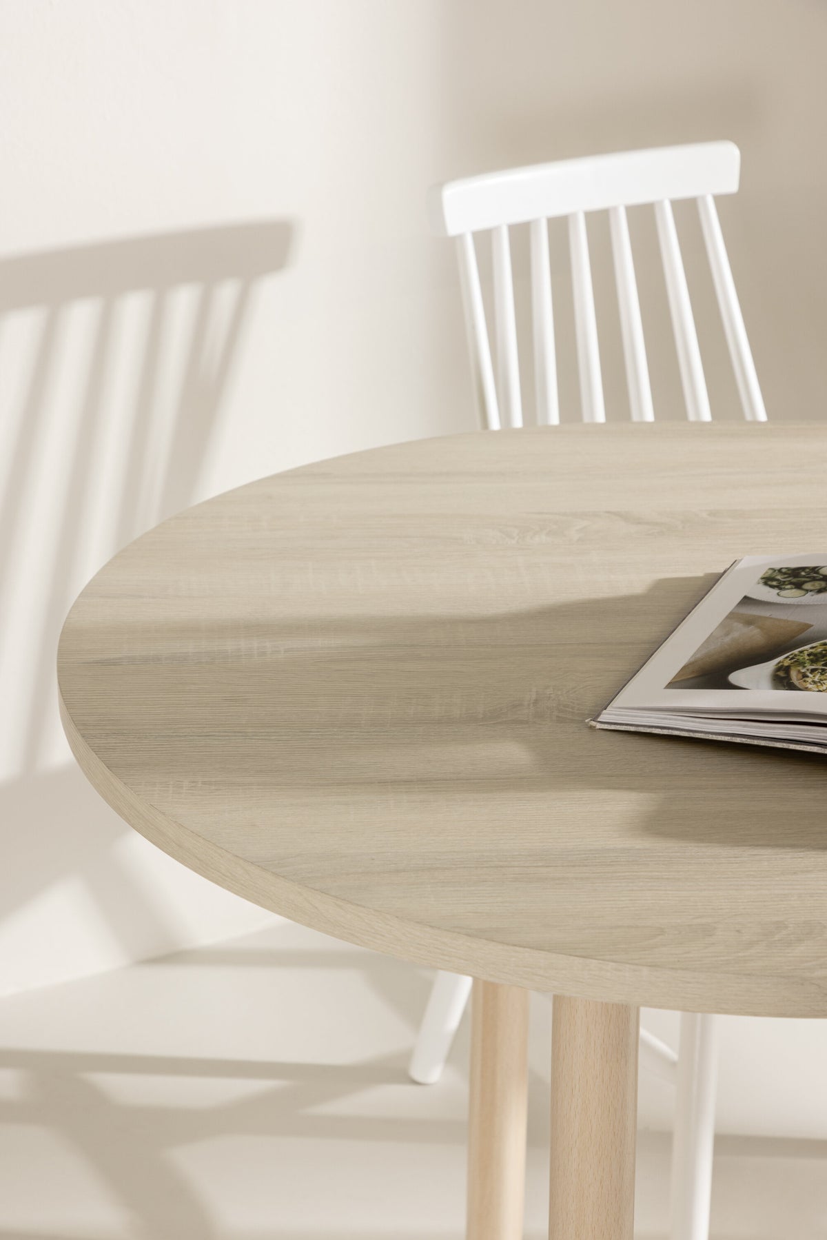 Andy Esstisch in Tünchen präsentiert im Onlineshop von KAQTU Design AG. Esstisch ist von Venture Home