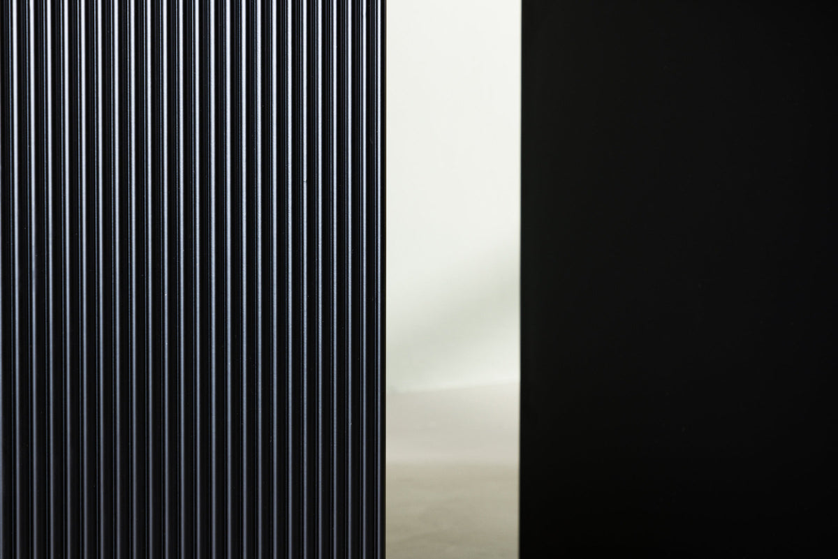 Matilda Esstisch ausziehbar in Schwarz präsentiert im Onlineshop von KAQTU Design AG. Esstisch ist von Venture Home