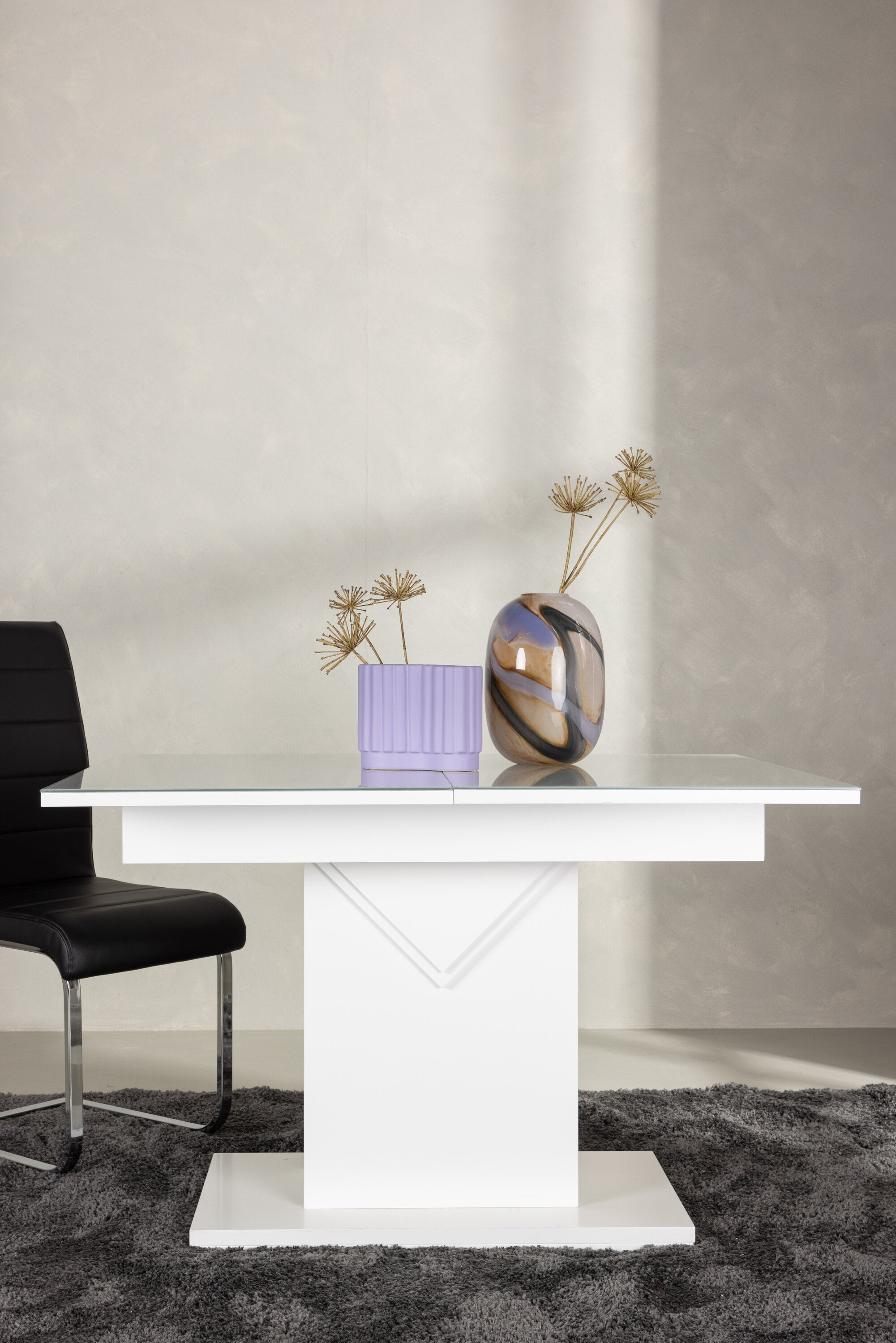 Pluto Tisch ausziehbar in Weiss präsentiert im Onlineshop von KAQTU Design AG. Esstisch ist von Venture Home