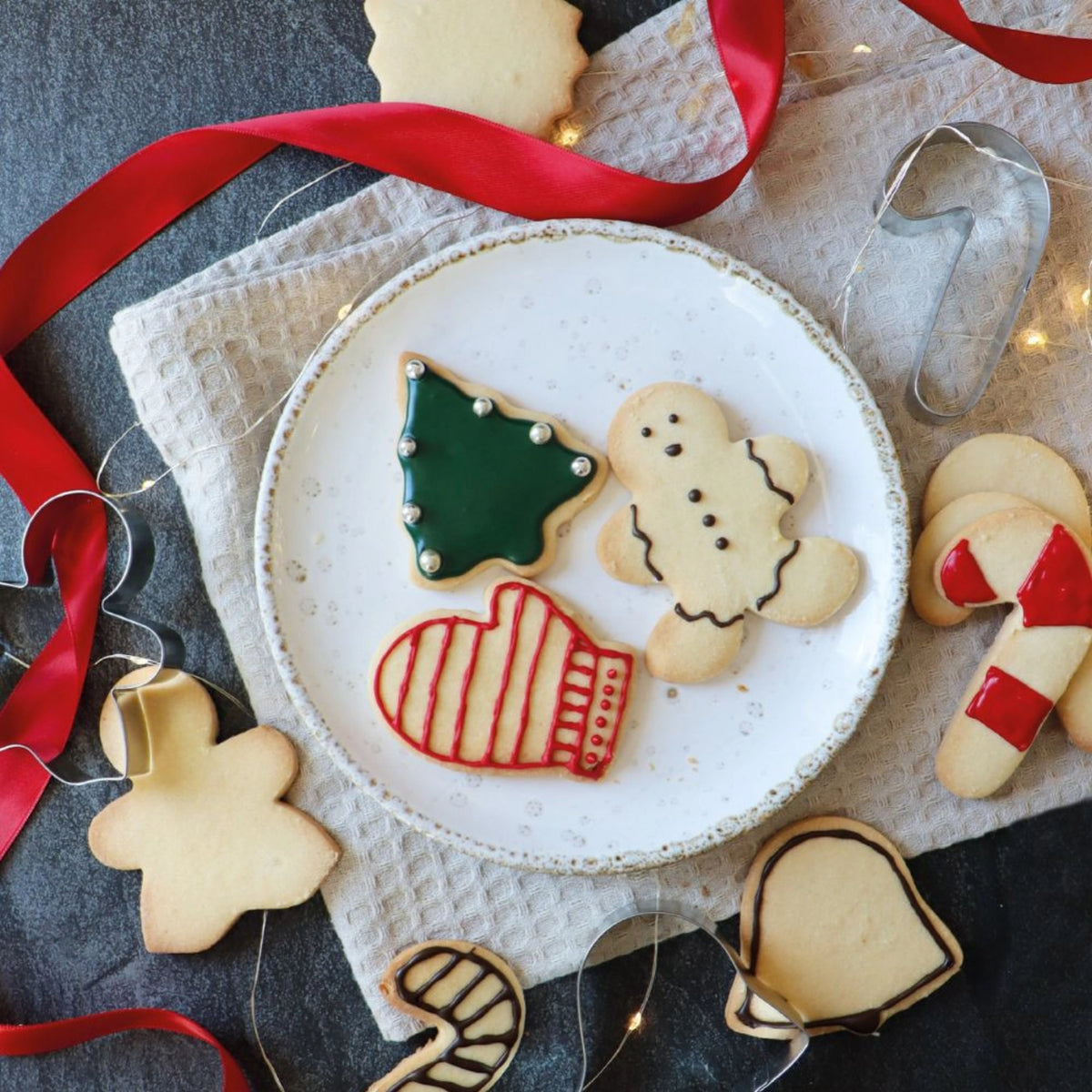 18-tlg. Set Ausstechformen Weihnachten in Silber präsentiert im Onlineshop von KAQTU Design AG. Ausstecher ist von Scrap Cooking