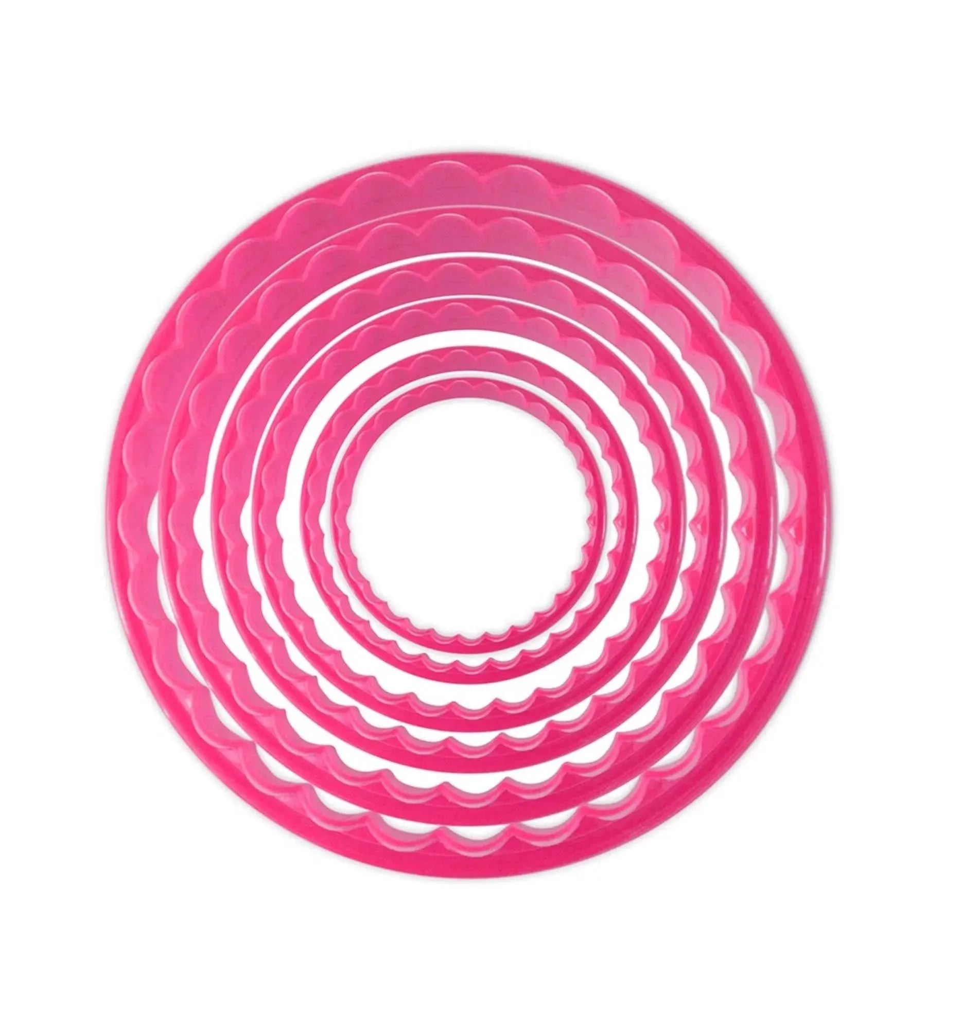 6 runde 2 in 1 Ausstecher von Scrap Cooking: Edelstahl, glatt & gewellt, ergonomisch, langlebig, ideal für kreative Backprojekte.