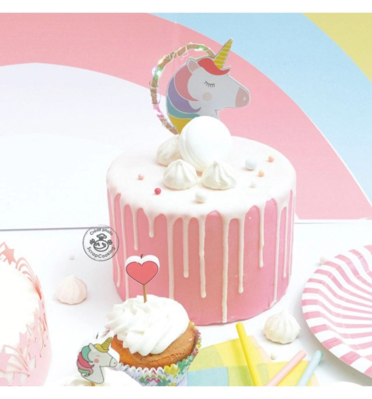Cake Topper mit LED-Beleuchtung Einhorn in Mehrfarbig präsentiert im Onlineshop von KAQTU Design AG. Backutensilien ist von Scrap Cooking