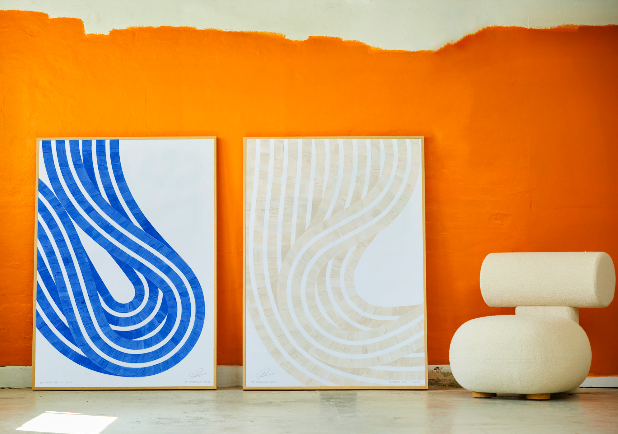 Entropy Blue 02  in Blau / Weiss präsentiert im Onlineshop von KAQTU Design AG. Bild ist von Paper Collective