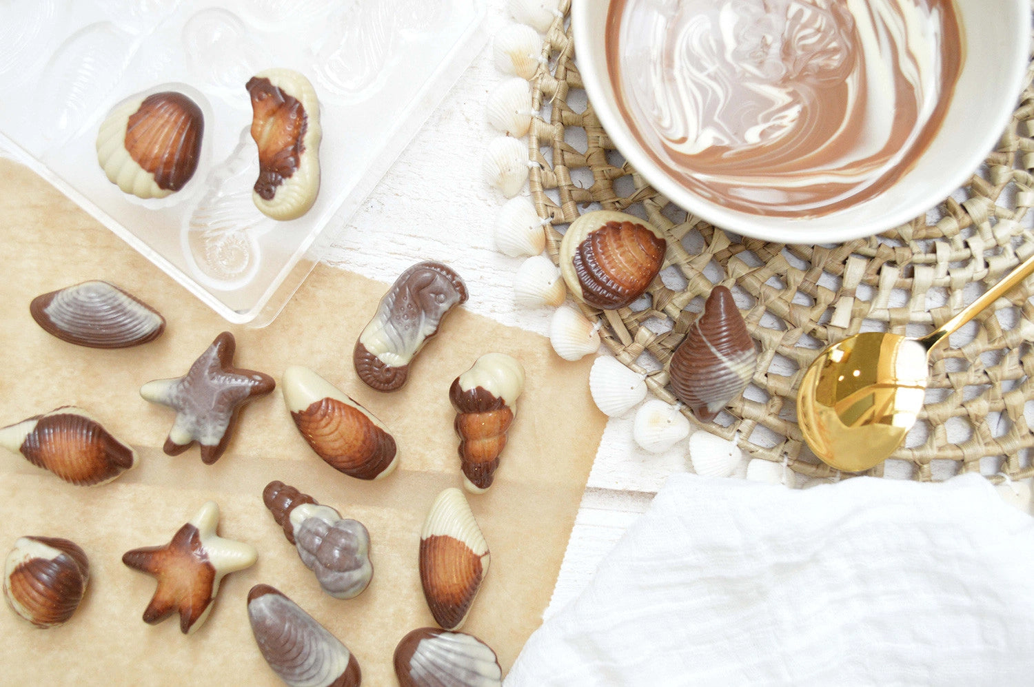 Perfekte Pralinen mit Scrap Cooking's transparenter Schokoladenform.