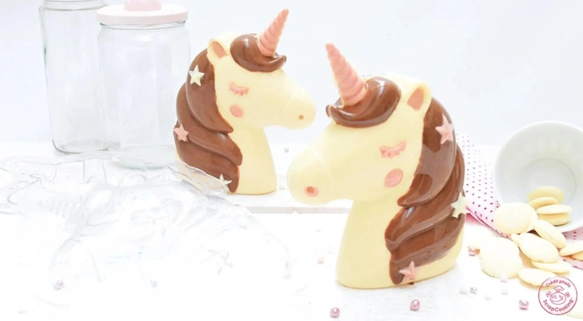 Zaubere fantasievolle Einhorn-Schokoladen mit Scrap Cooking's Form.