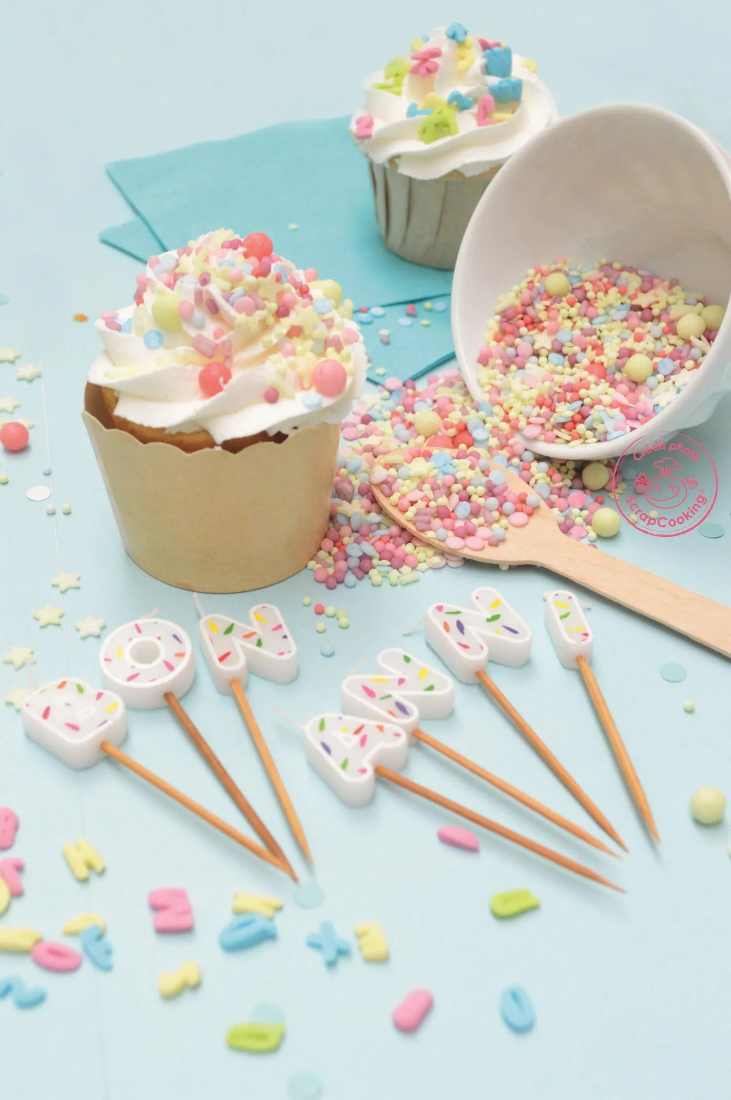 Buntes 4er Zuckerdekor-Set von Scrap Cooking für kreative Torten.