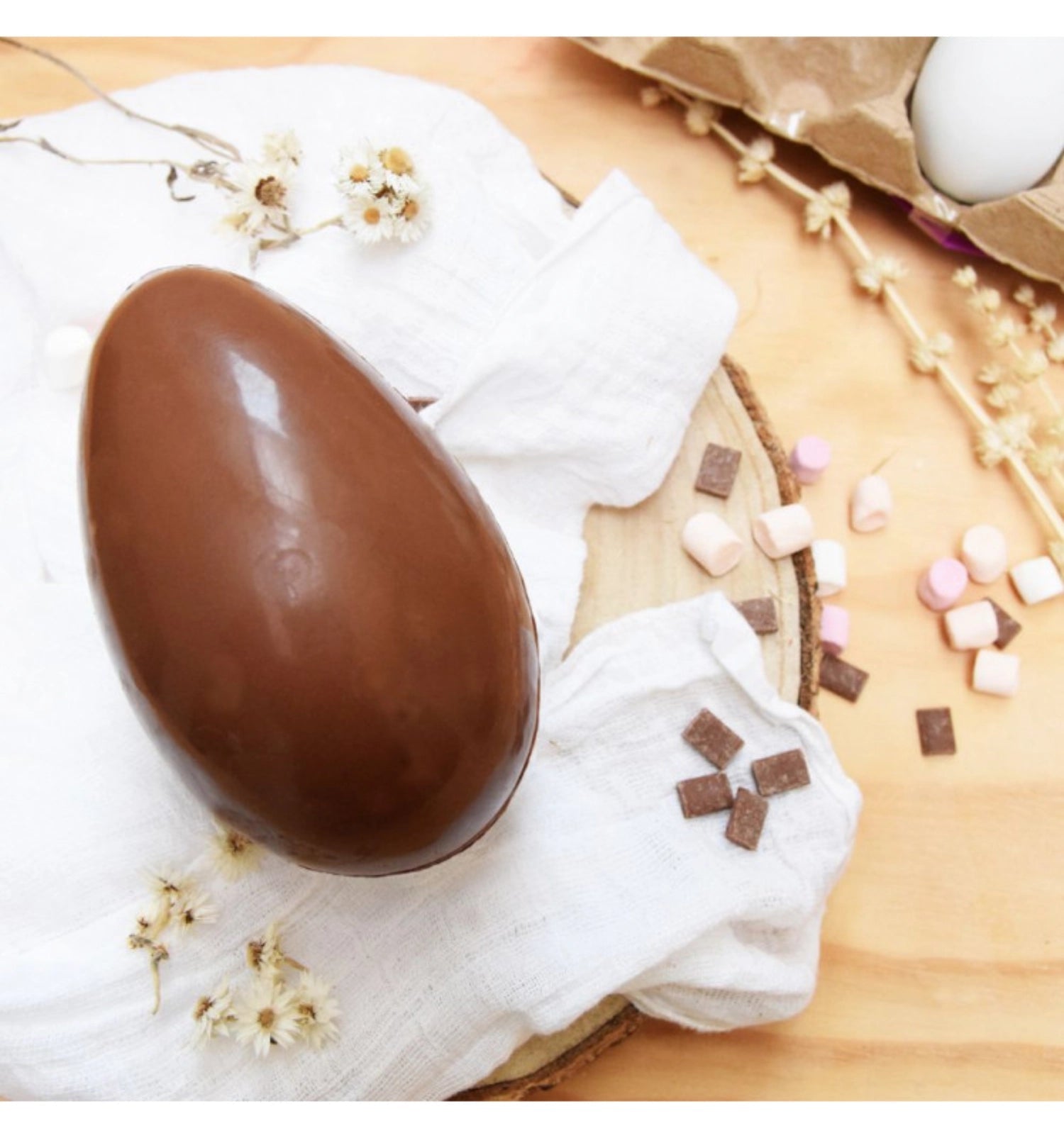 Große Ei-Schokoladenform von Scrap Cooking für süße Osterfreuden.