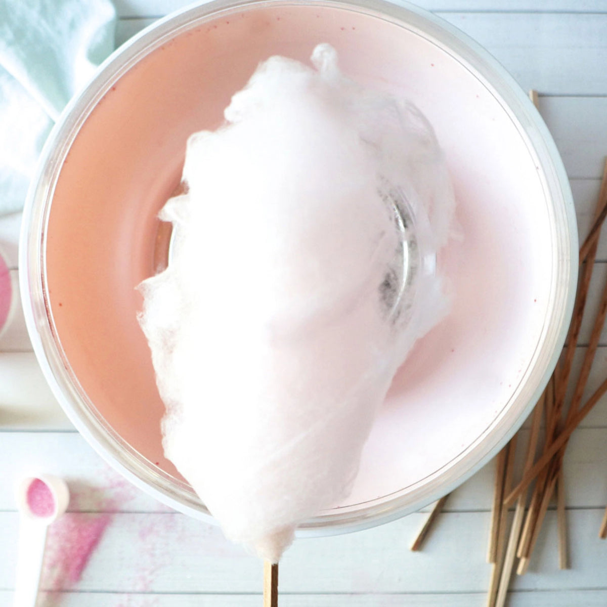 Zuckerwatte rosa Rosen 400g in Pink präsentiert im Onlineshop von KAQTU Design AG. Zutaten ist von Scrap Cooking