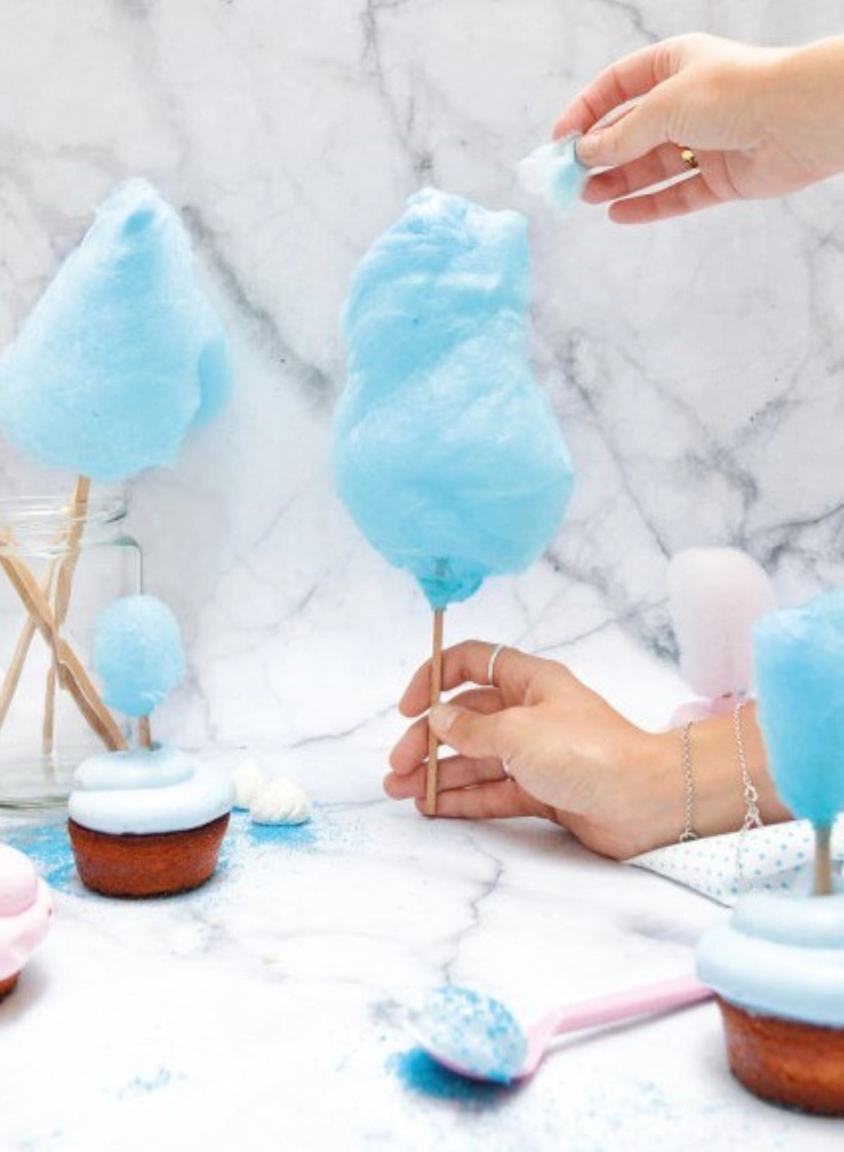 Zuckerwatte blau Cola 400g in Blau präsentiert im Onlineshop von KAQTU Design AG. Zutaten ist von Scrap Cooking