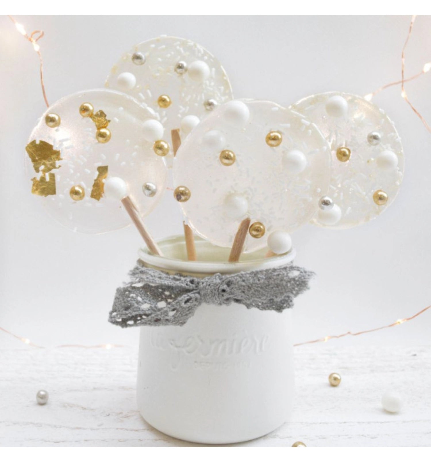 Isomalt E953 250g von Scrap Cooking: Vielseitiges Zuckermaterial in einem wiederverschließbaren Beutel, perfekt für kunstvolle Zuckerarbeiten und kreative Designs.