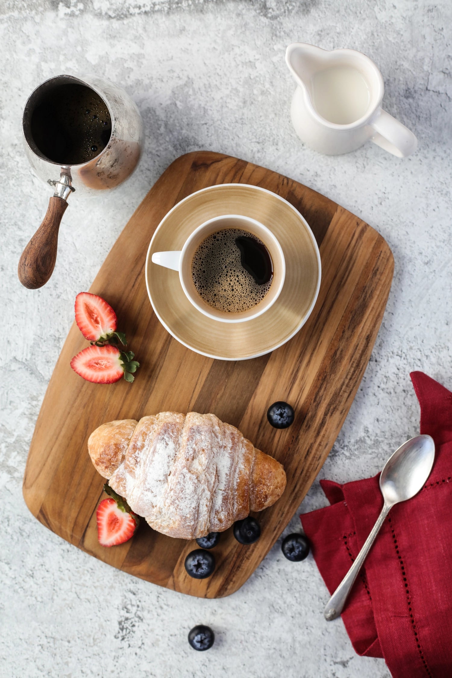 Taglie di teak e tavola da porzione ovale