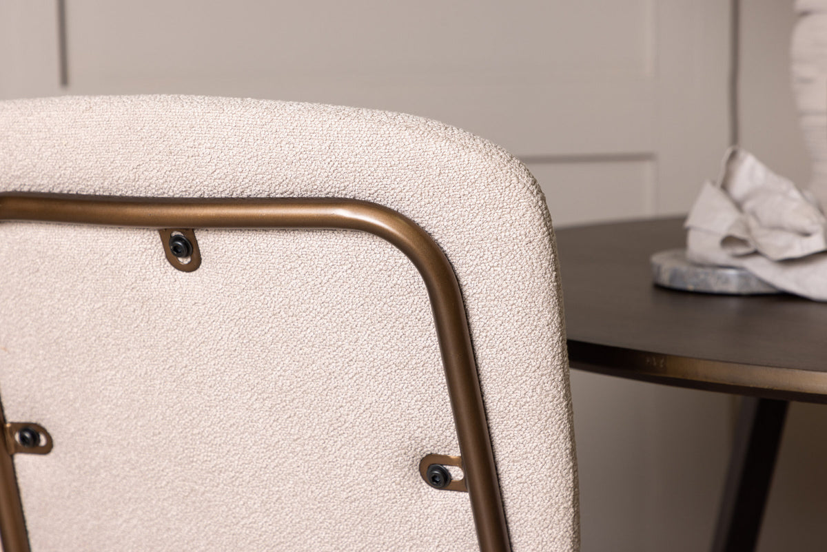 Dieser Stuhl in Beige präsentiert im Onlineshop von KAQTU Design AG. Stuhl ist von Venture Home