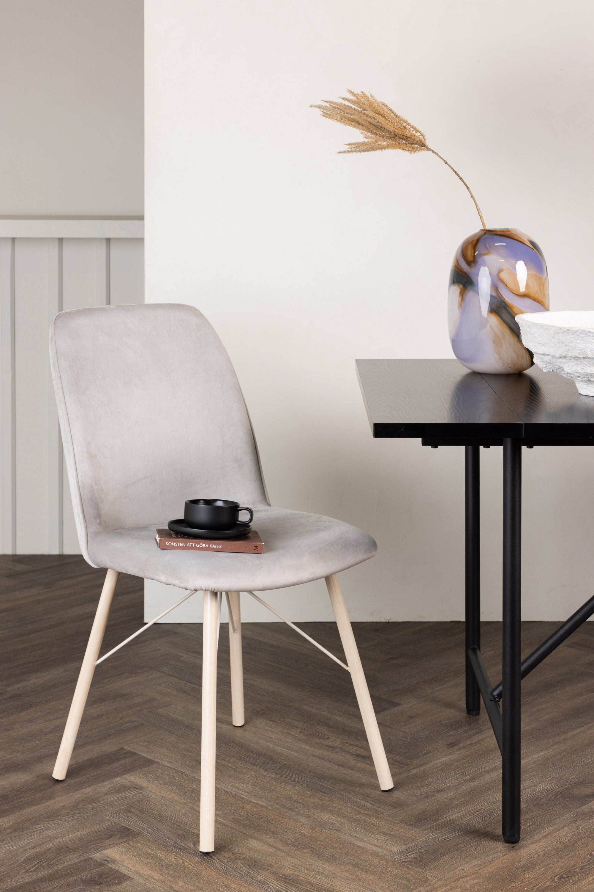 Everyday Stuhl in Grau präsentiert im Onlineshop von KAQTU Design AG. Stuhl ist von Venture Home