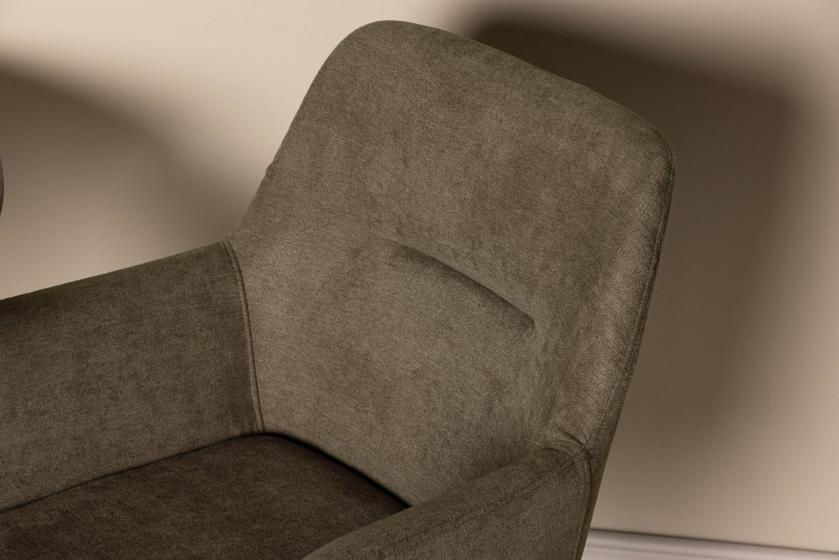 Tomorrow Stuhl in Braun präsentiert im Onlineshop von KAQTU Design AG. Stuhl mit Armlehne ist von Venture Home