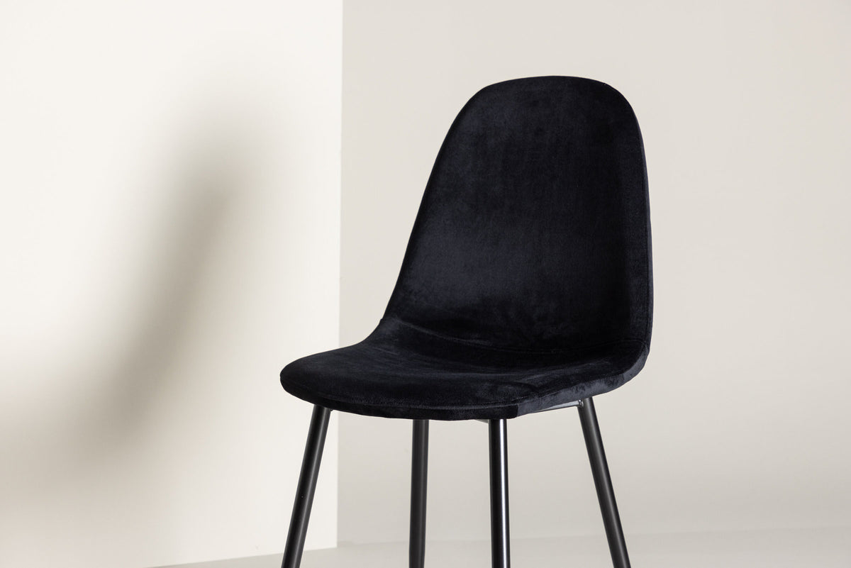 Polar Stuhl in Schwarz/Schwarz präsentiert im Onlineshop von KAQTU Design AG. Stuhl ist von Venture Home