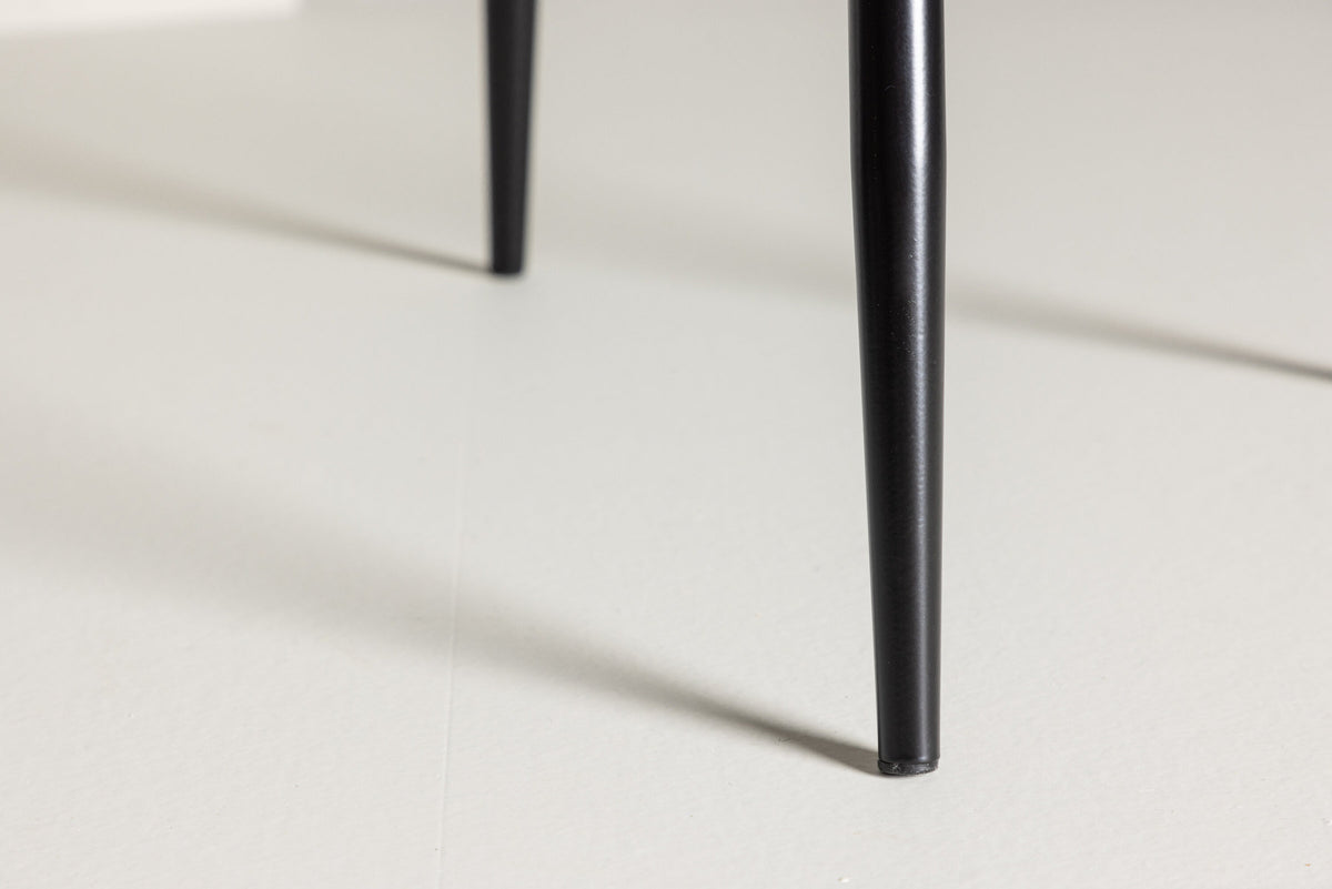 Polar Stuhl in Schwarz/Schwarz präsentiert im Onlineshop von KAQTU Design AG. Stuhl ist von Venture Home