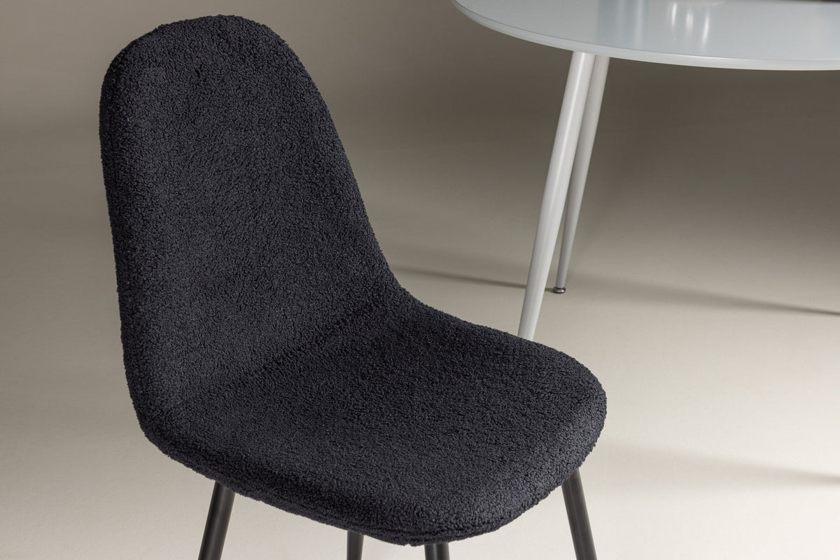 Polar Esszimmerstuhl in Schwarz präsentiert im Onlineshop von KAQTU Design AG. Stuhl ist von Venture Home