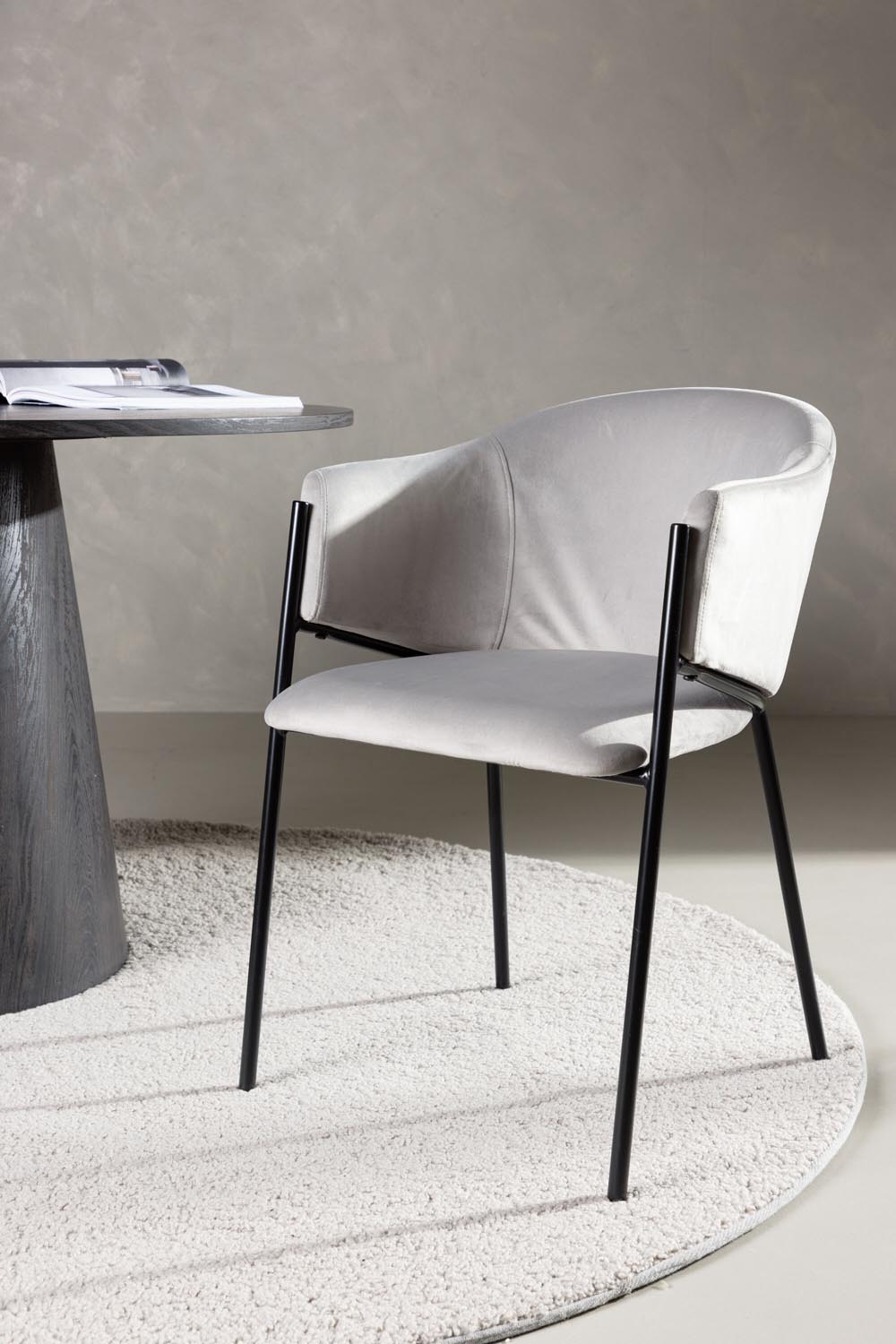 Evelina Esszimmerstuhl in Grau präsentiert im Onlineshop von KAQTU Design AG. Schalenstuhl mit Armlehne ist von Venture Home