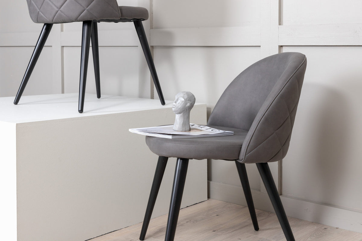 Velvet Stitches Stuhl in Grau präsentiert im Onlineshop von KAQTU Design AG. Stuhl ist von Venture Home