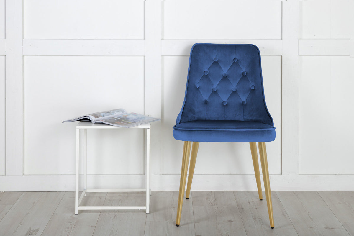 Velvet Lyx Stuhl in Blau präsentiert im Onlineshop von KAQTU Design AG. Stuhl ist von Venture Home