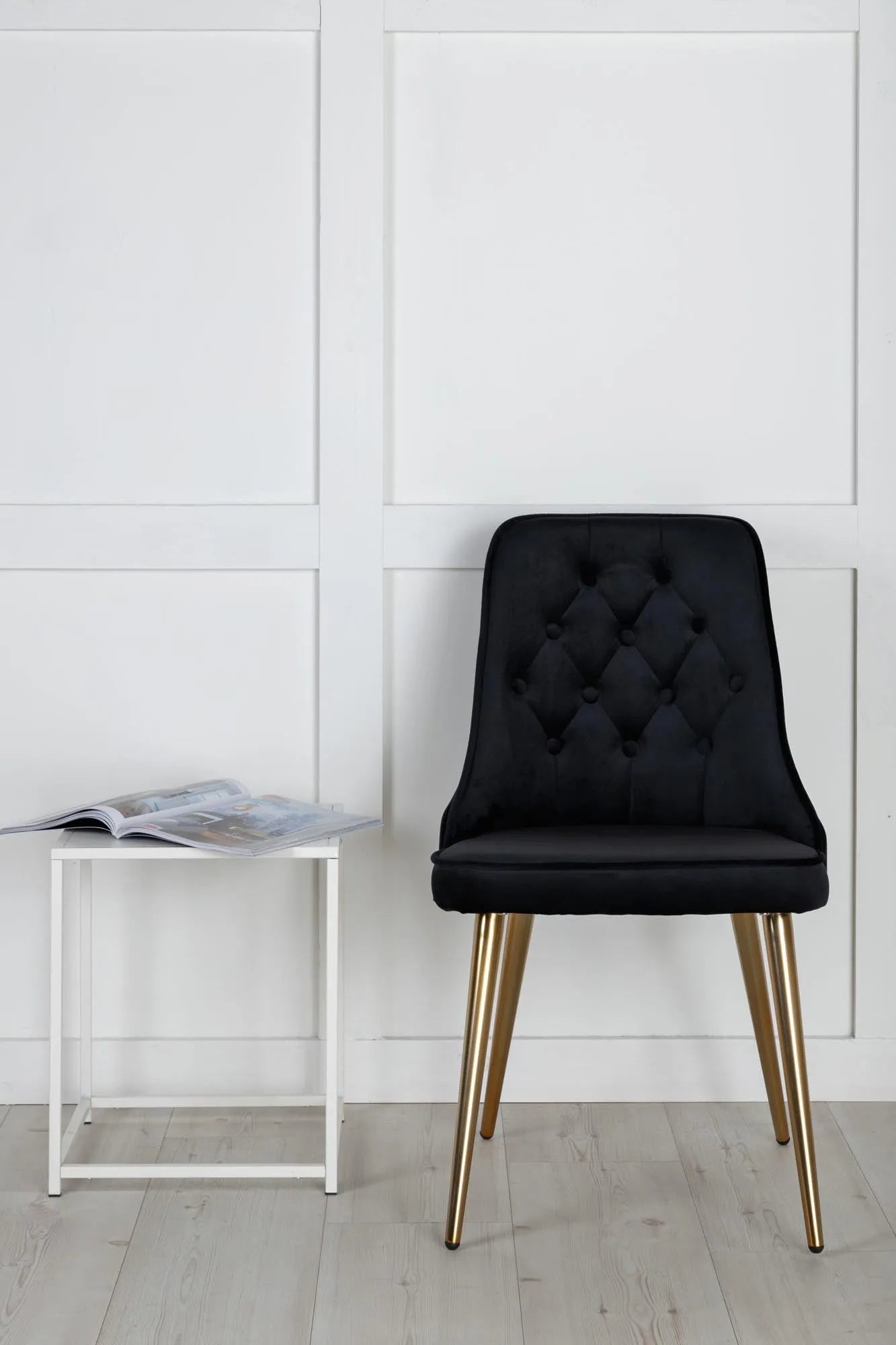 Luxuriöser Velvet Lyx Stuhl: Perfekte Symbiose aus Stil und Komfort.