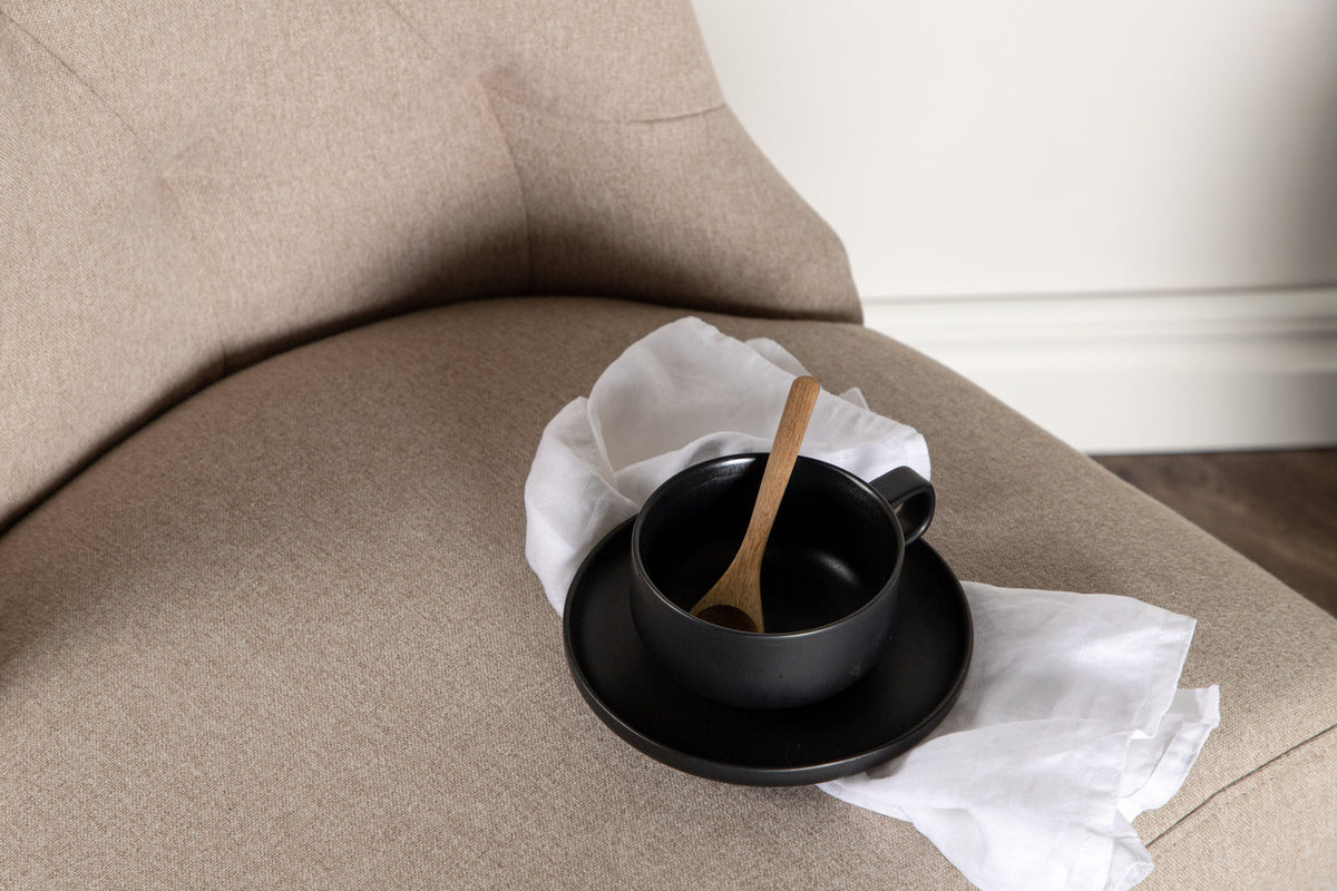 Vista Stuhl in Beige präsentiert im Onlineshop von KAQTU Design AG. Stuhl ist von Venture Home