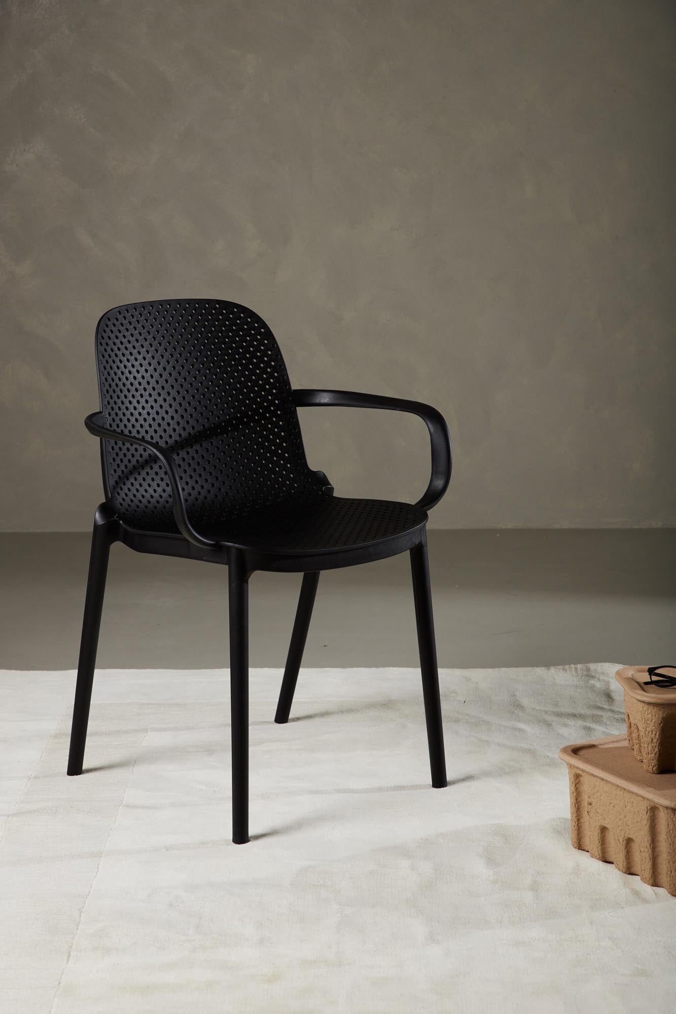 Der Baltimore Stuhl von Venture Home vereint skandinavisches Design mit Komfort. Ideal für stilvolle Esszimmer und langlebig im Alltag.