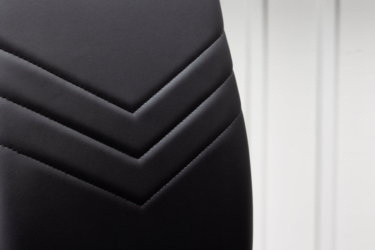 Lilienstuhl in Schwarz präsentiert im Onlineshop von KAQTU Design AG. Stuhl ist von Venture Home