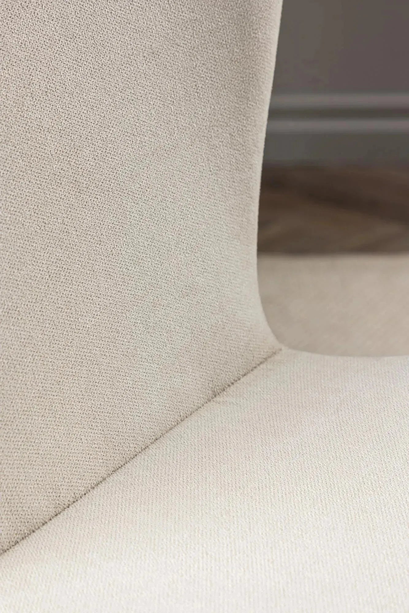 Lilja Esszimmerstuhl in Beige präsentiert im Onlineshop von KAQTU Design AG. Stuhl ist von Venture Home