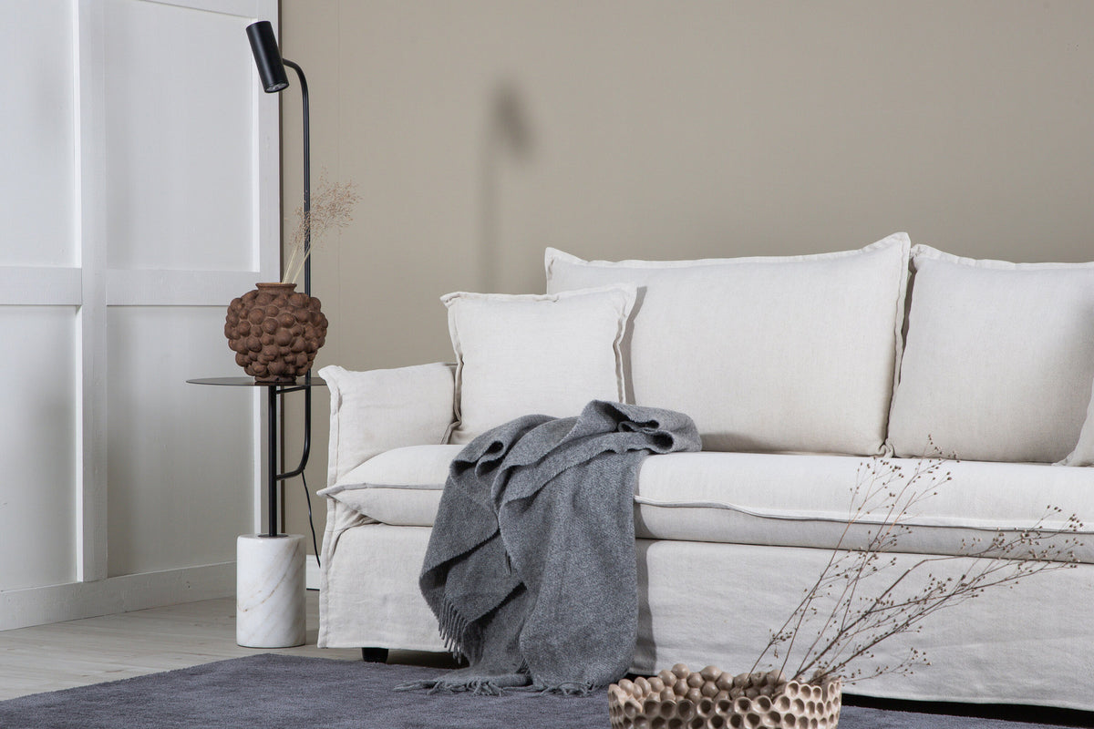 Nova Sofa in Beige präsentiert im Onlineshop von KAQTU Design AG. 3er Sofa ist von Venture Home
