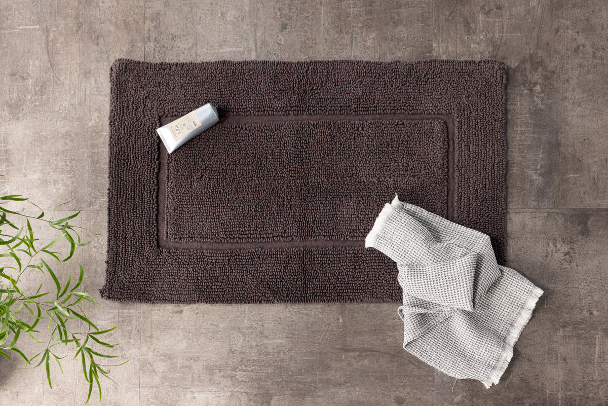 William Teppich in Grau präsentiert im Onlineshop von KAQTU Design AG. Teppich ist von Venture Home