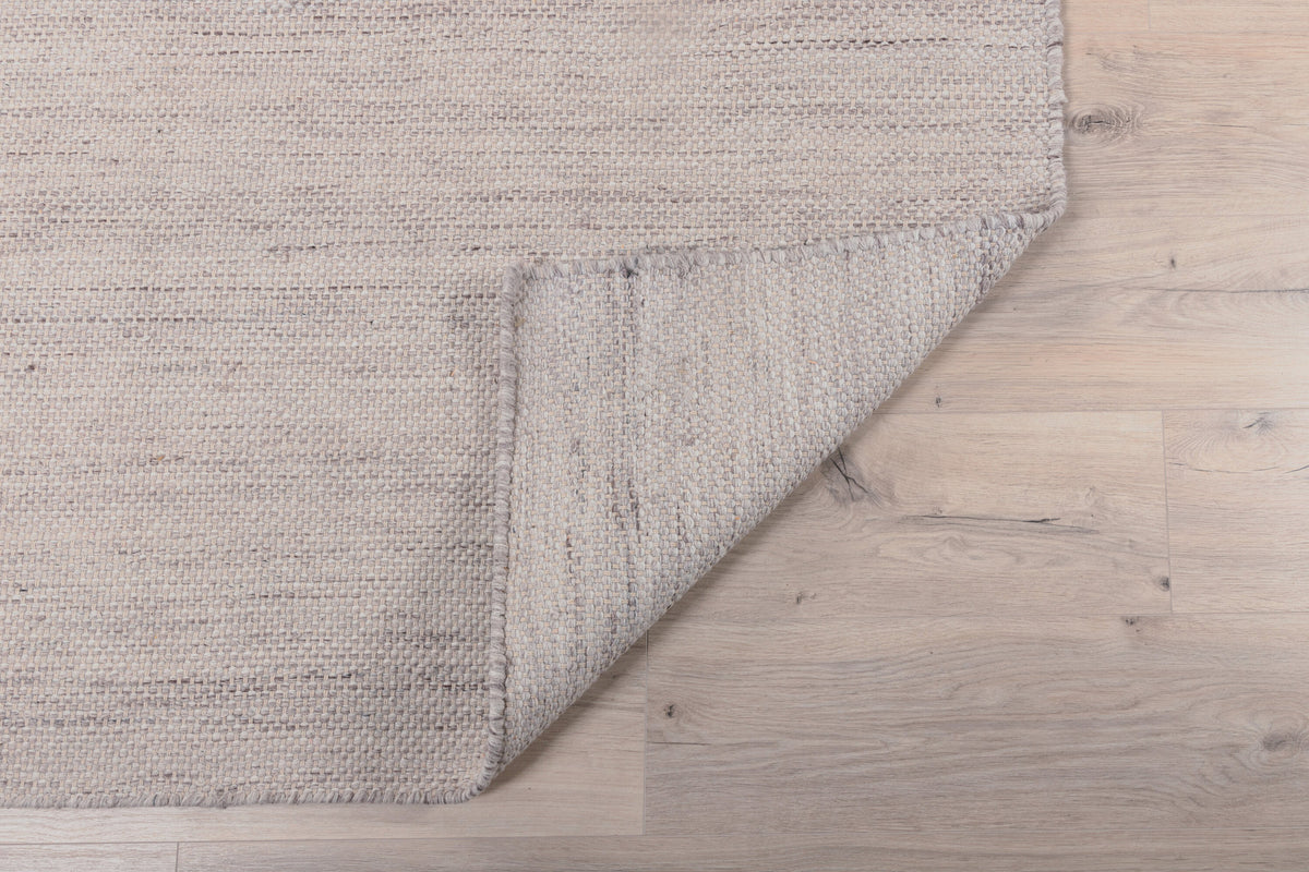 Devi Teppich in Beige präsentiert im Onlineshop von KAQTU Design AG. Teppich ist von Venture Home