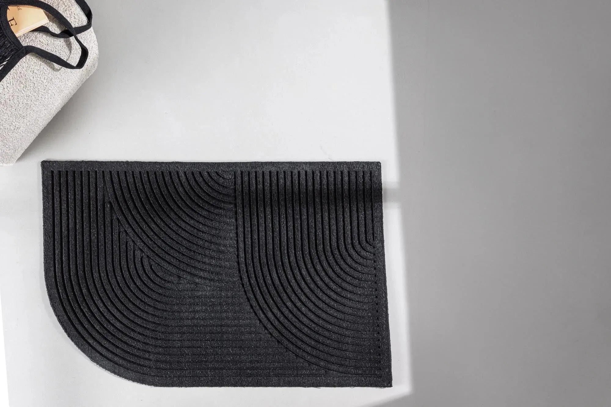 Eleganter Valentino Teppich: Langlebiges Polypropylen, modernes Design, 60x90 cm. Perfekt für jeden Eingangsbereich.