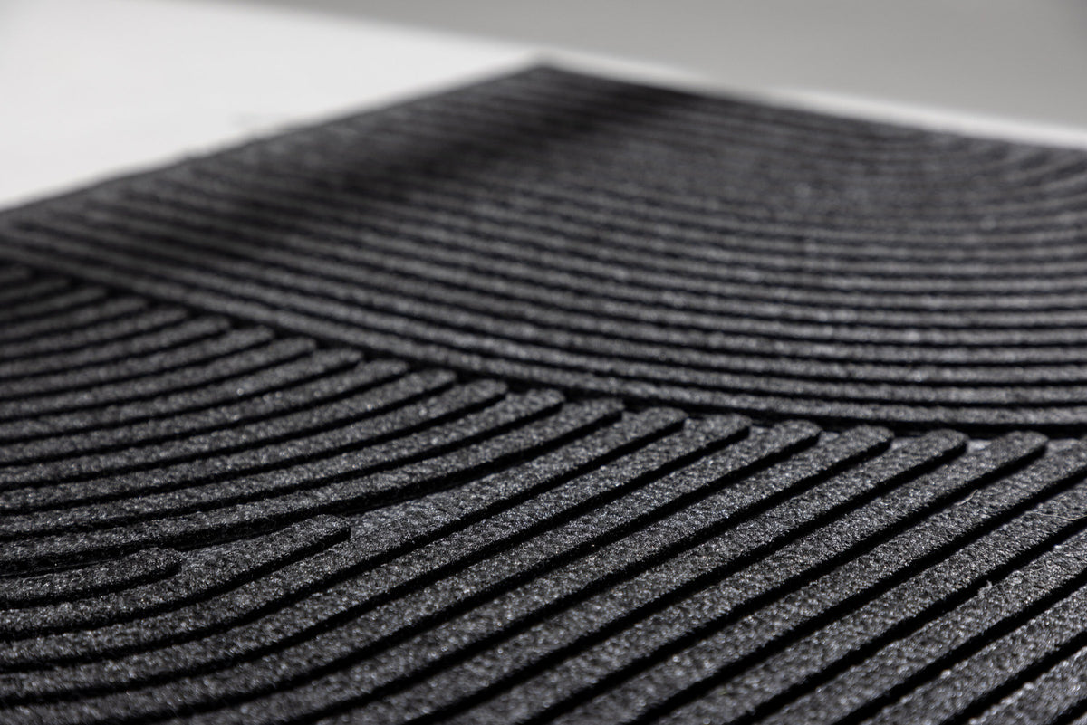 Valentino Teppich in Schwarz präsentiert im Onlineshop von KAQTU Design AG. Türmatte ist von Venture Home