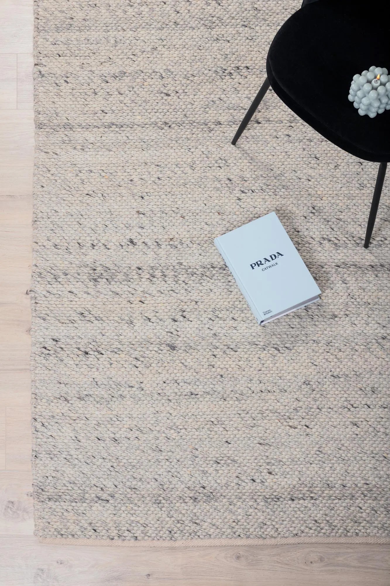 Ganga Teppich von Venture Home: Eleganter Wollteppich für jeden Raum.