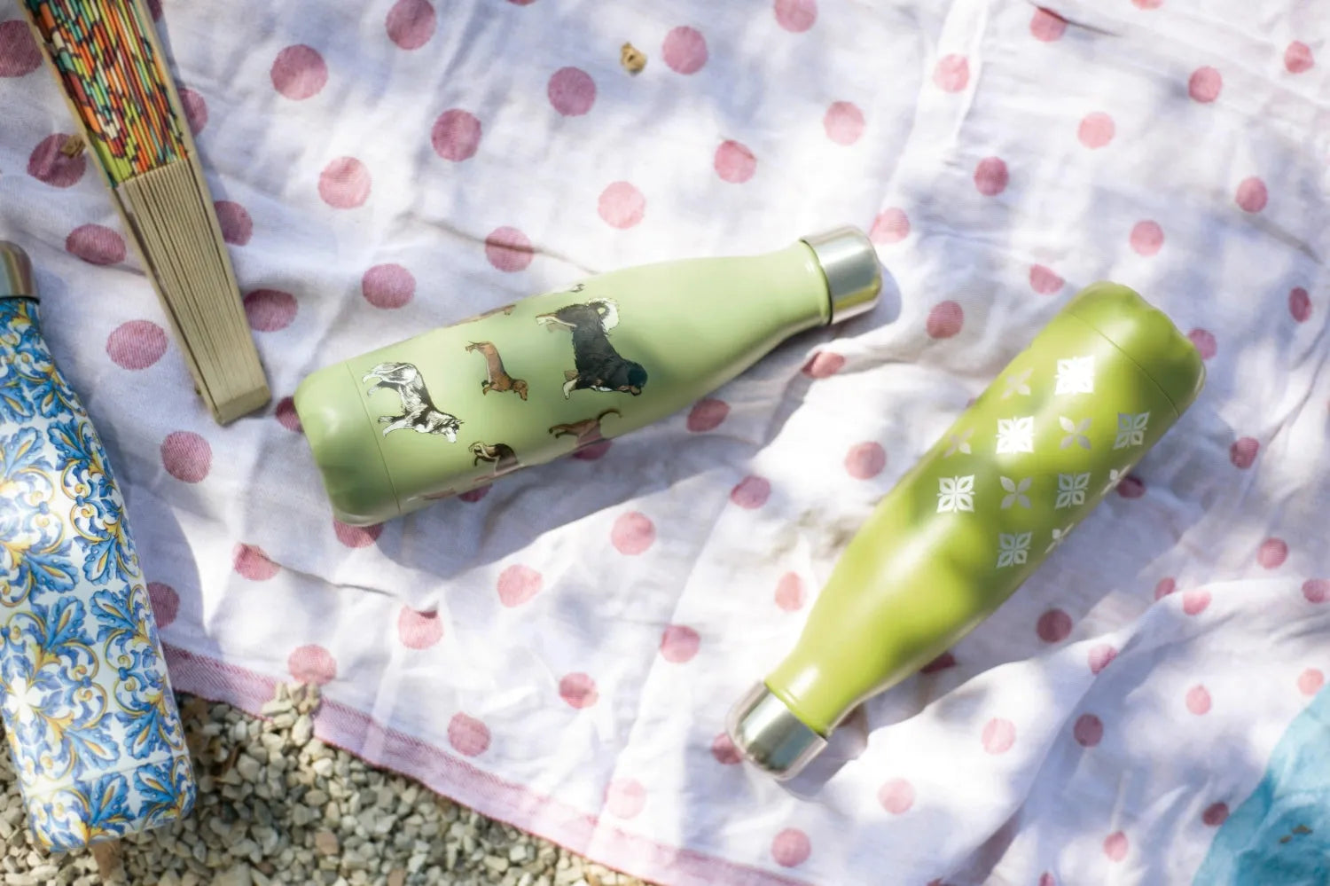 Elegante 500ml Isolierflasche mit Hundemuster von Easy Life.