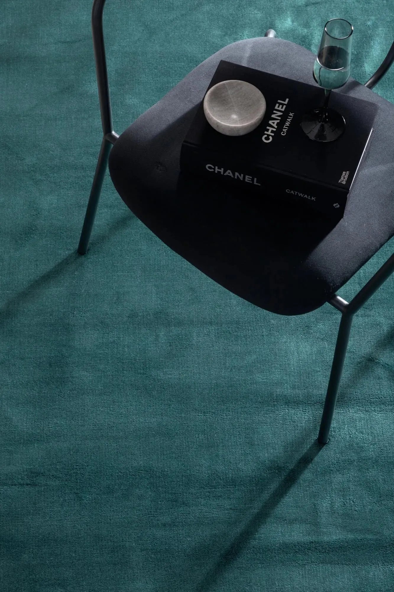 Indra Teppich von Venture Home: Eleganz und Komfort vereint.