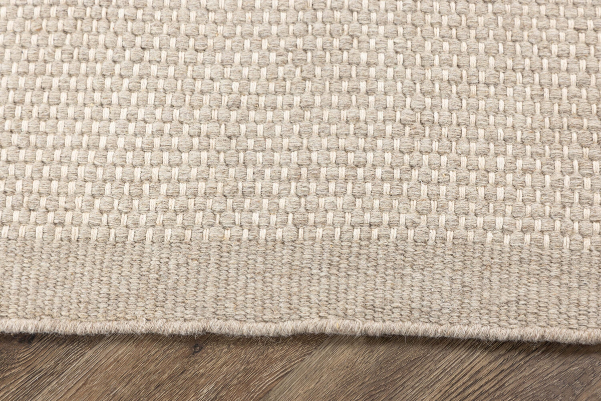 Vilma Teppich in Beige präsentiert im Onlineshop von KAQTU Design AG. Teppich ist von Venture Home