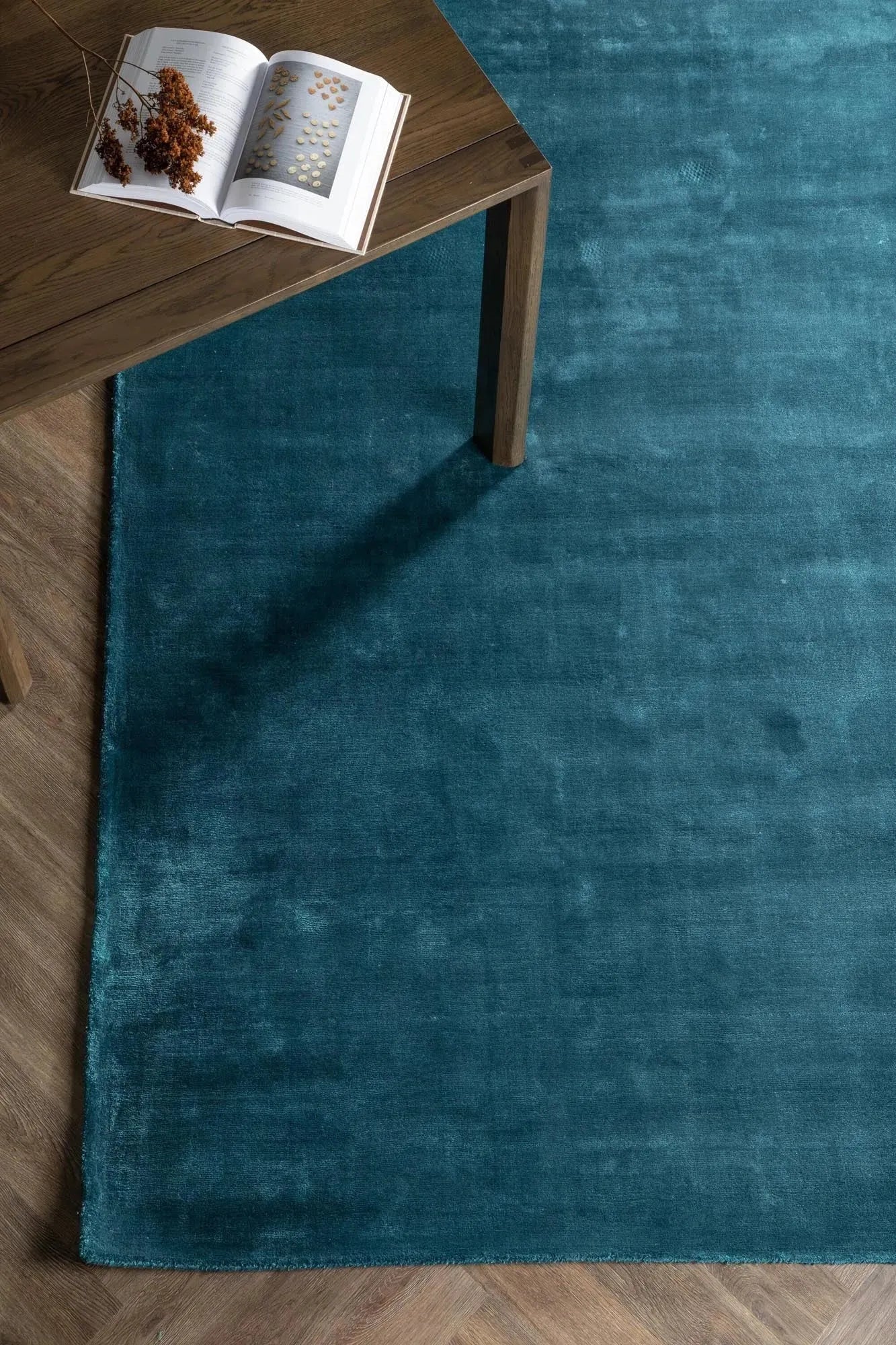 Indra Teppich von Venture Home: Zeitlose Schönheit für Ihr Zuhause.