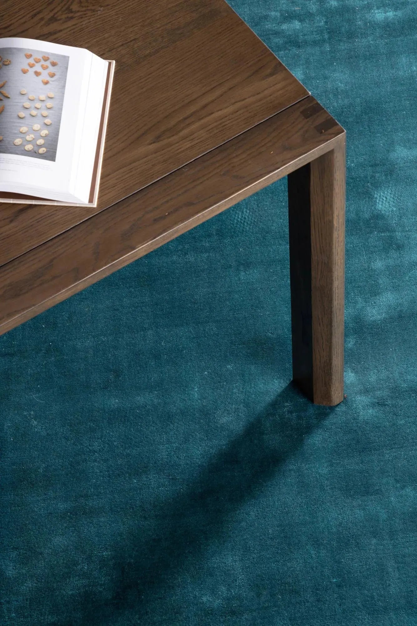 Indra Teppich von Venture Home: Eleganz und Komfort vereint.