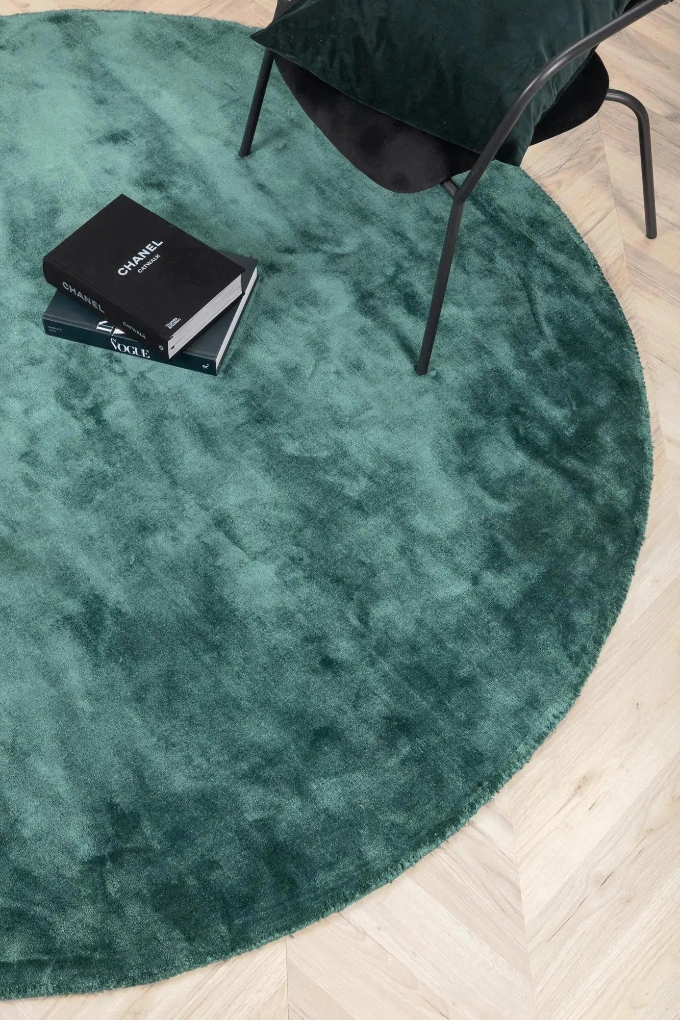 Indra Teppich von Venture Home: Eleganz und Komfort vereint.