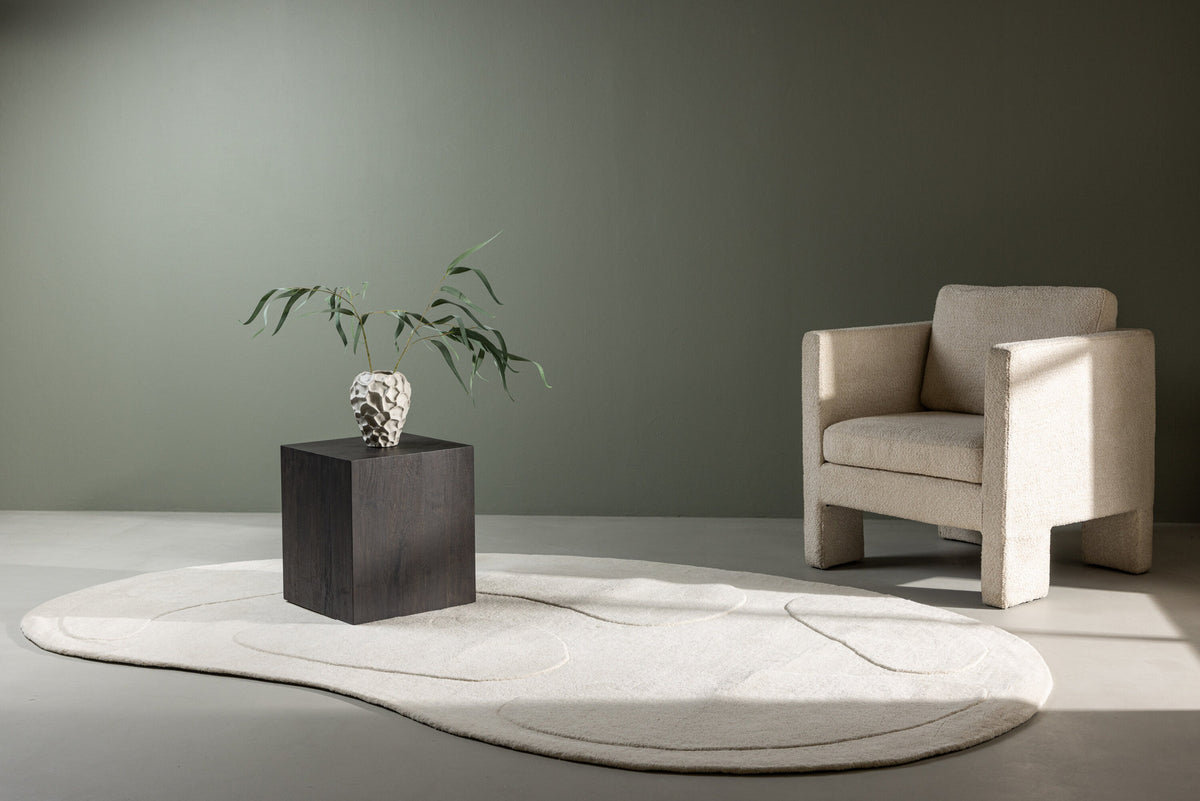 Enard Teppich in Weiss präsentiert im Onlineshop von KAQTU Design AG. Teppich ist von Venture Home