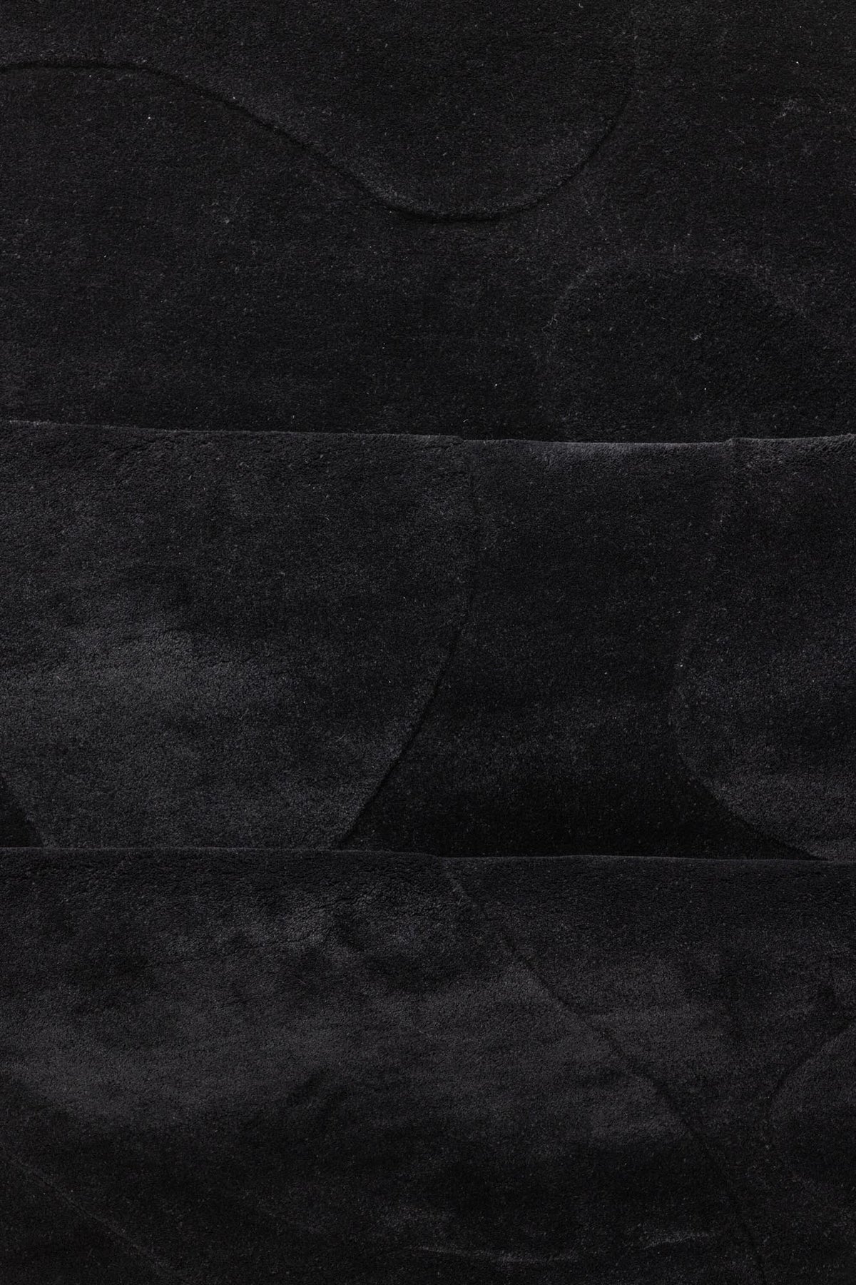 Enard Teppich in Schwarz präsentiert im Onlineshop von KAQTU Design AG. Teppich ist von Venture Home